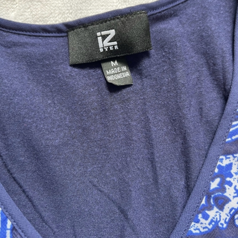IZ Byer Top, Size M - Picture 3 of 4